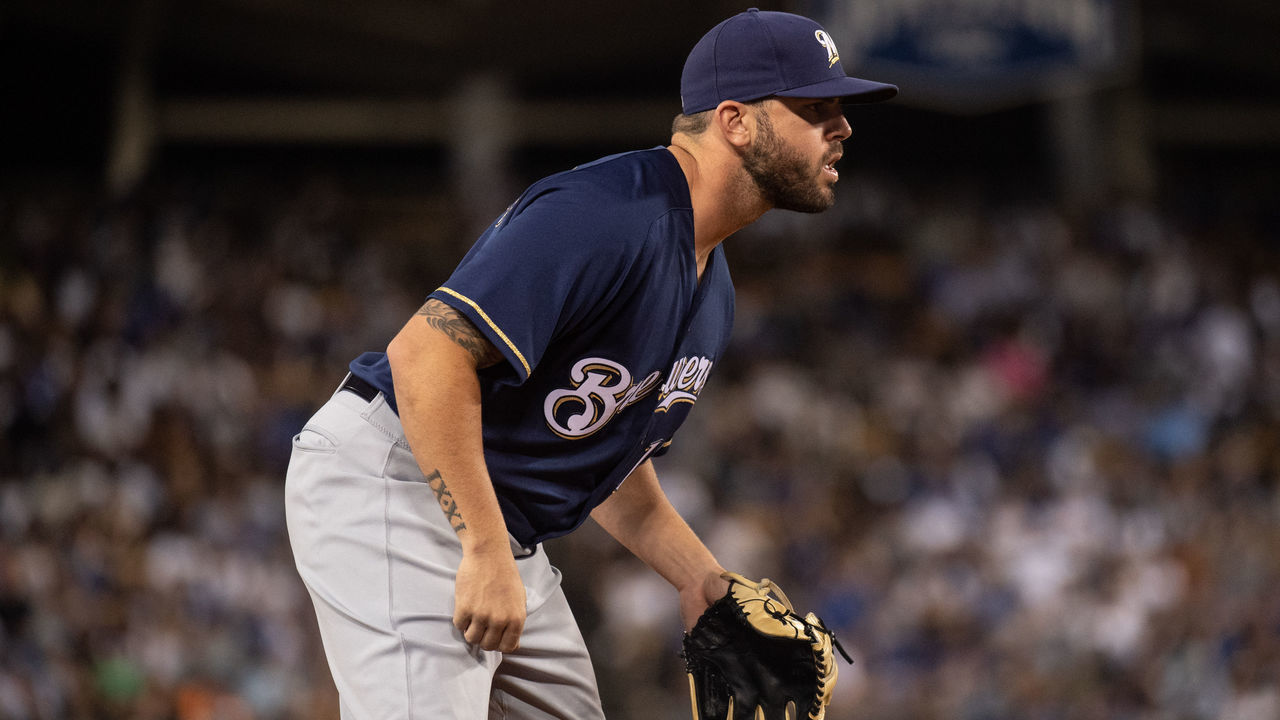 LOS ANGELES, CA - AUGUST 02: Milwaukee Brewers third baseman Mike Moustakas during a MLB game between the Milwaukee Brewers and the Los Angeles Dodgers on August 2, 2018 at Dodger Stadium in Los Angeles, CA.
