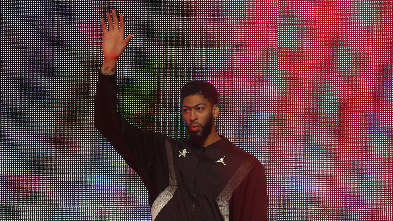CHARLOTTE, NC - FEBRUARY 17: Anthony Davis #23 of Team LeBron is introduced during the 2019 NBA All-Star Game on February 17, 2019 at the Spectrum Center in Charlotte, North Carolina. NOTE TO USER: User expressly acknowledges and agrees that, by downloading and/or using this photograph, user is consenting to the terms and conditions of the Getty Images License Agreement. Mandatory Copyright Notice: Copyright 2019 NBAE