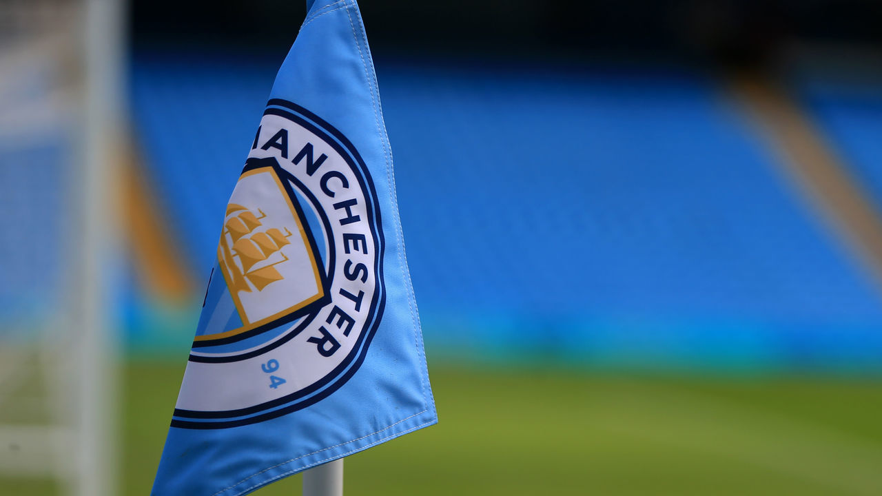 26th January 2019, Etihad Stadium, Manchester, England; FA Cup football, 4th round, Manchester City versus Burnley; the Manchester City FC club crest on the corner flag before the match