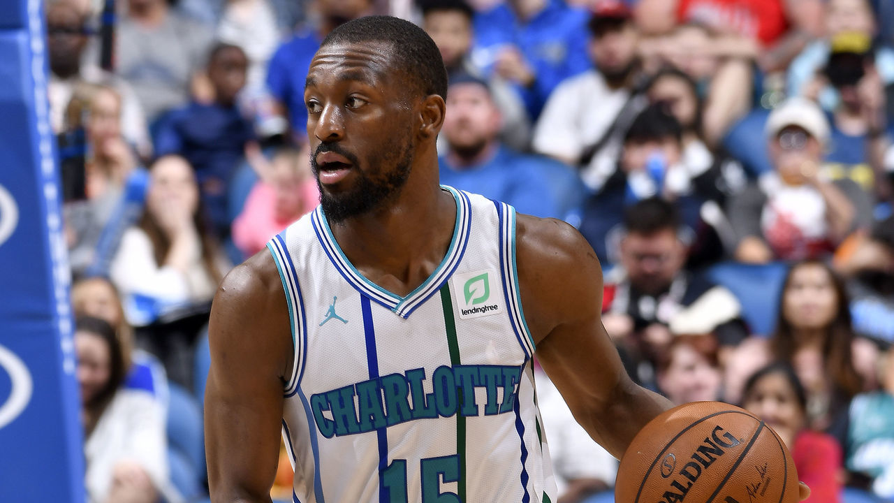 ORLANDO, FL - FEBRUARY 14: Kemba Walker #15 of the Charlotte Hornets handles the ball against the Orlando Magic on February 14, 2019 at Amway Center in Orlando, Florida. NOTE TO USER: User expressly acknowledges and agrees that, by downloading and/or using this photograph, user is consenting to the terms and conditions of the Getty Images License Agreement. Mandatory Copyright Notice: Copyright 2019 NBAE