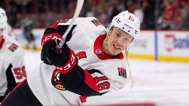 CHICAGO, IL - FEBRUARY 18: Ottawa Senators left wing Ryan Dzingel (18) warms up prior to a game against the Chicago Blackhawks on February 18, 2019, at the United Center in Chicago, IL.