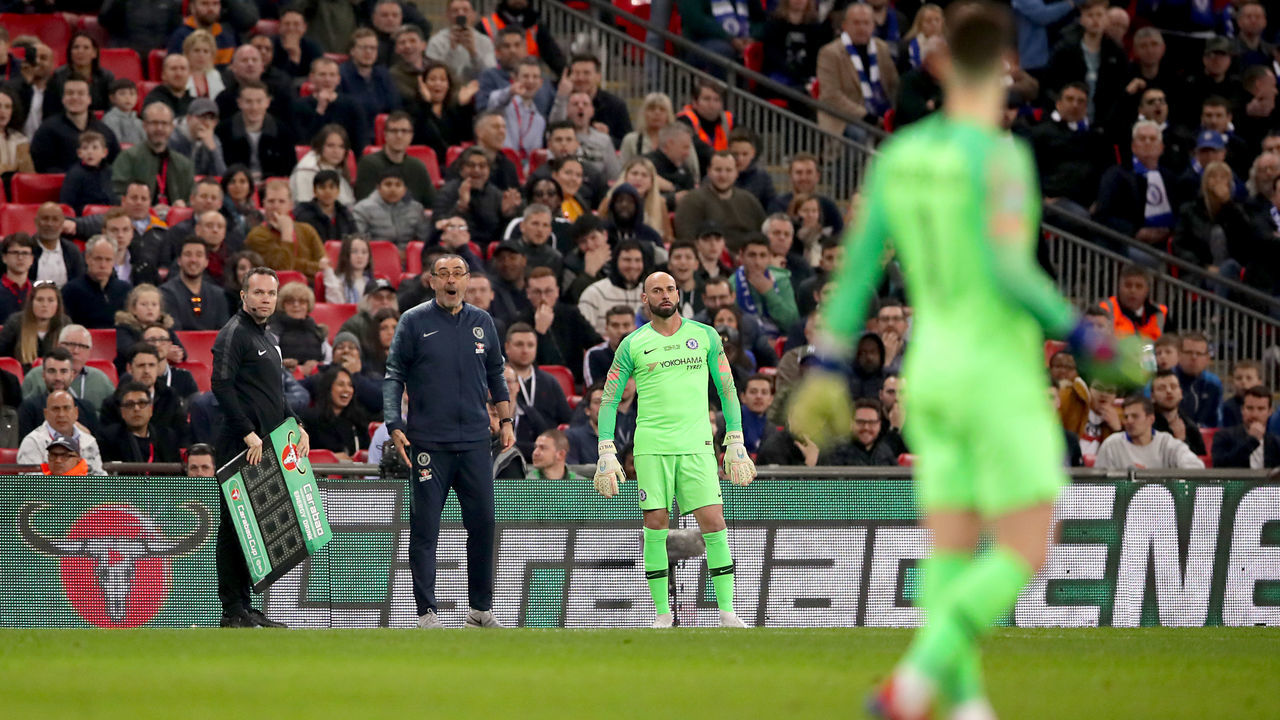Chelsea manager Maurizio Sarri shouts for Chelsea goalkeeper Kepa Arrizabalaga to leave the pitch Chelsea v Manchester City - Carabao Cup Final - Wembley Stadium 24-02-2019 .