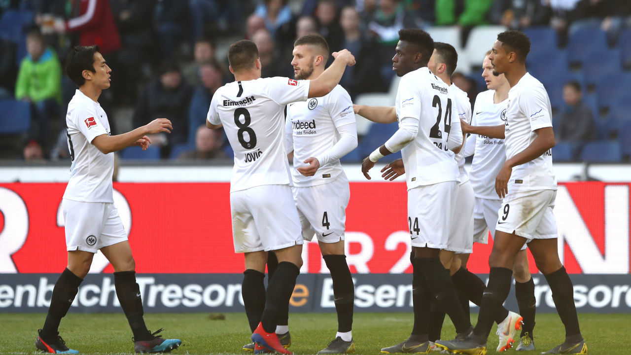 HANOVER, GERMANY - FEBRUARY 24: Ante Rebic of Eintracht Frankfurt celebrates with teammates after scoring his team's first goal during the Bundesliga match between Hannover 96 and Eintracht Frankfurt at HDI-Arena on February 24, 2019 in Hanover, Germany.