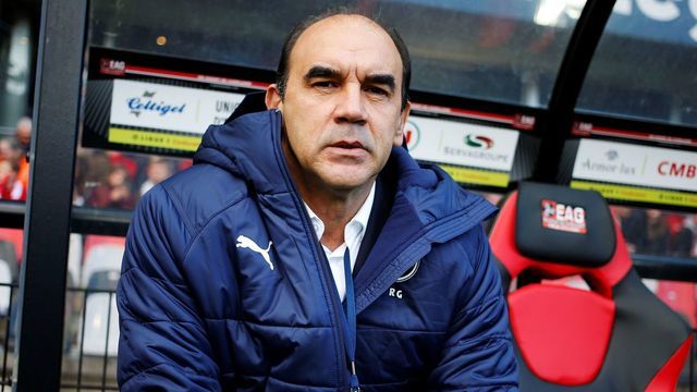 Bordeaux's Brazilian general manager Ricardo Gomes looks on before the French L1 football match between Guingamp (EAG) and Bordeaux (FCGB) on September 23, 2018, at the Roudourou stadium in Guingamp, western France.