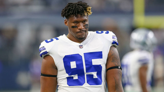 ARLINGTON, TX - OCTOBER 14: Dallas Cowboys defensive tackle David Irving (95) paces the sideline prior to the game between the Jacksonville Jaguars and Dallas Cowboys on October 14, 2018 at AT&T Stadium in Arlington, TX.