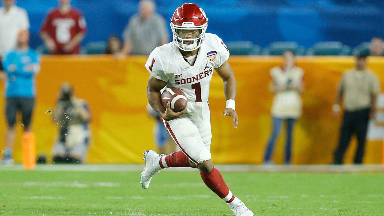 MIAMI, FL - DECEMBER 29: Kyler Murray #1 of the Oklahoma Sooners scrambles with the ball against the Alabama Crimson Tide during the College Football Playoff Semifinal at the Capital One Orange Bowl at Hard Rock Stadium on December 29, 2018 in Miami, Florida.