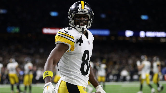 NEW ORLEANS, LOUISIANA - DECEMBER 23: Antonio Brown #84 of the Pittsburgh Steelers celebrates a touchdown during the second half against the New Orleans Saints at the Mercedes-Benz Superdome on December 23, 2018 in New Orleans, Louisiana.