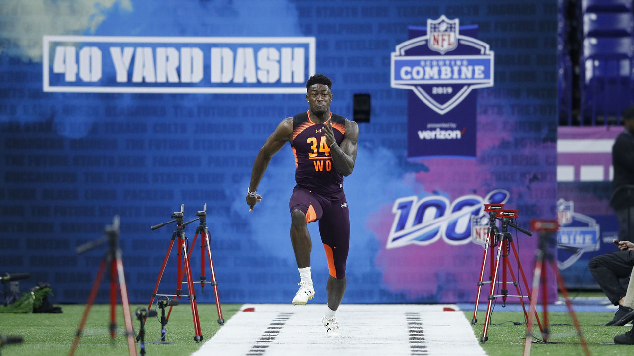 INDIANAPOLIS, IN - MARCH 02: Wide receiver D.K. Metcalf of Ole Miss runs the 40-yard dash during day three of the NFL Combine at Lucas Oil Stadium on March 2, 2019 in Indianapolis, Indiana.