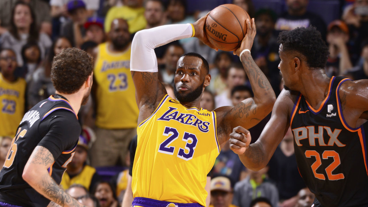 PHOENIX, AZ - MARCH 2: LeBron James #23 of the Los Angeles Lakers looks to pass the ball during the game against the Phoenix Suns on March 2, 2019 at Talking Stick Resort Arena in Phoenix, Arizona. Mandatory Copyright Notice: Copyright 2019 NBAE