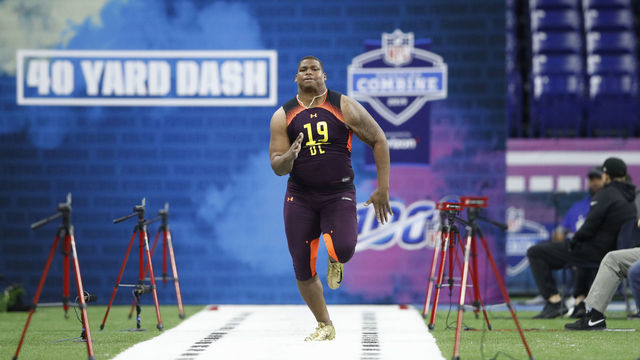 INDIANAPOLIS, IN - MARCH 03: Defensive lineman Quinnen Williams of Alabama runs the 40-yard dash during day four of the NFL Combine at Lucas Oil Stadium on March 3, 2019 in Indianapolis, Indiana.