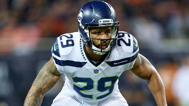 CHICAGO, IL - SEPTEMBER 17: Seattle Seahawks defensive back Earl Thomas (29) runs in game action during an NFL game between the Chicago Bears and the Seattle Seahawks on September 17, 2018 at Soldier Field in Chicago, Illinois.