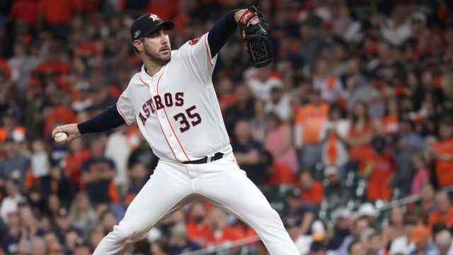 HOUSTON, TX - OCTOBER 18: Astros Justin Verlander pitches in the first inning. Houston Astros hosted Boston Red Sox in Game Five of ALCS at Minute Maid Park in Houston on Oct. 18, 2018.