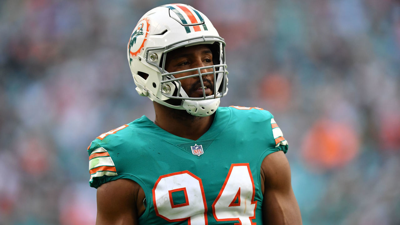 MIAMI, FL - DECEMBER 23: Robert Quinn #94 of the Miami Dolphins in action against the Jacksonville Jaguars at Hard Rock Stadium on December 23, 2018 in Miami, Florida.
