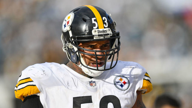 JACKSONVILLE, FL - NOVEMBER 18: Pittsburgh Steelers center Maurkice Pouncey (53) during the second half of an NFL game between the Pittsburgh Steelers and the Jacksonville Jaguars on November 18, 2018, at TIAA Bank Field.