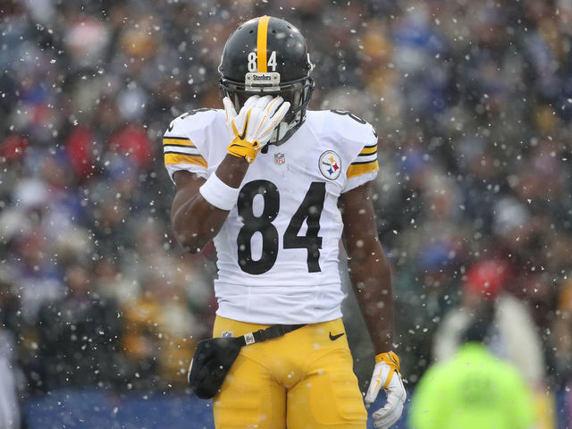 ORCHARD PARK, NY - DECEMBER 11: Antonio Brown #84 of the Pittsburgh Steelers during NFL game action against the Buffalo Bills at New Era Field on December 11, 2016 in Orchard Park, New York.