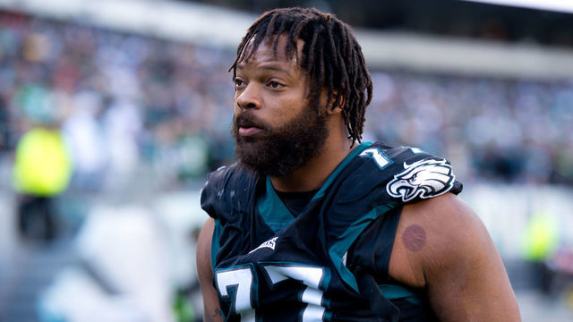 PHILADELPHIA, PA - NOVEMBER 25: Philadelphia Eagles Defensive End Michael Bennett (77) heads to the locker room at halftime the game between the New York Giants and Philadelphia Eagles on November 25, 2018 at Lincoln Financial Field in Philadelphia, PA.