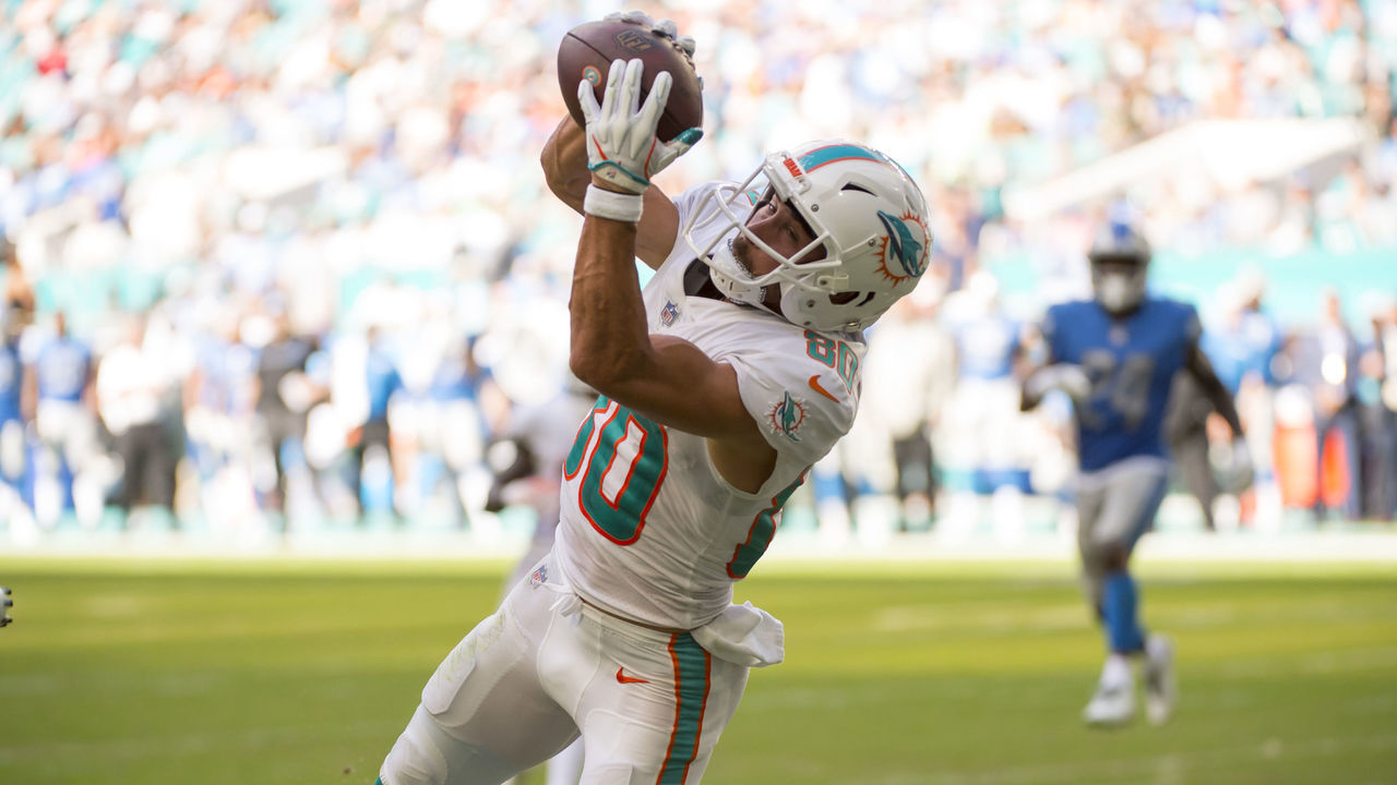 MIAMI GARDENS, FL - OCTOBER 21: Miami Dolphins Wide Receiver Danny Amendola (80) catches a pass in the end zone to score a touchdown during the NFL football game between the Detroit Lions and the Miami Dolphins on October 21, 2018 at the Hard Rock Stadium in Miami Gardens, FL.