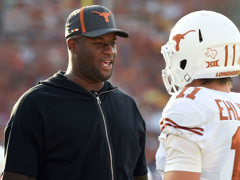 Texas fires former QB Vince Young from parttime job