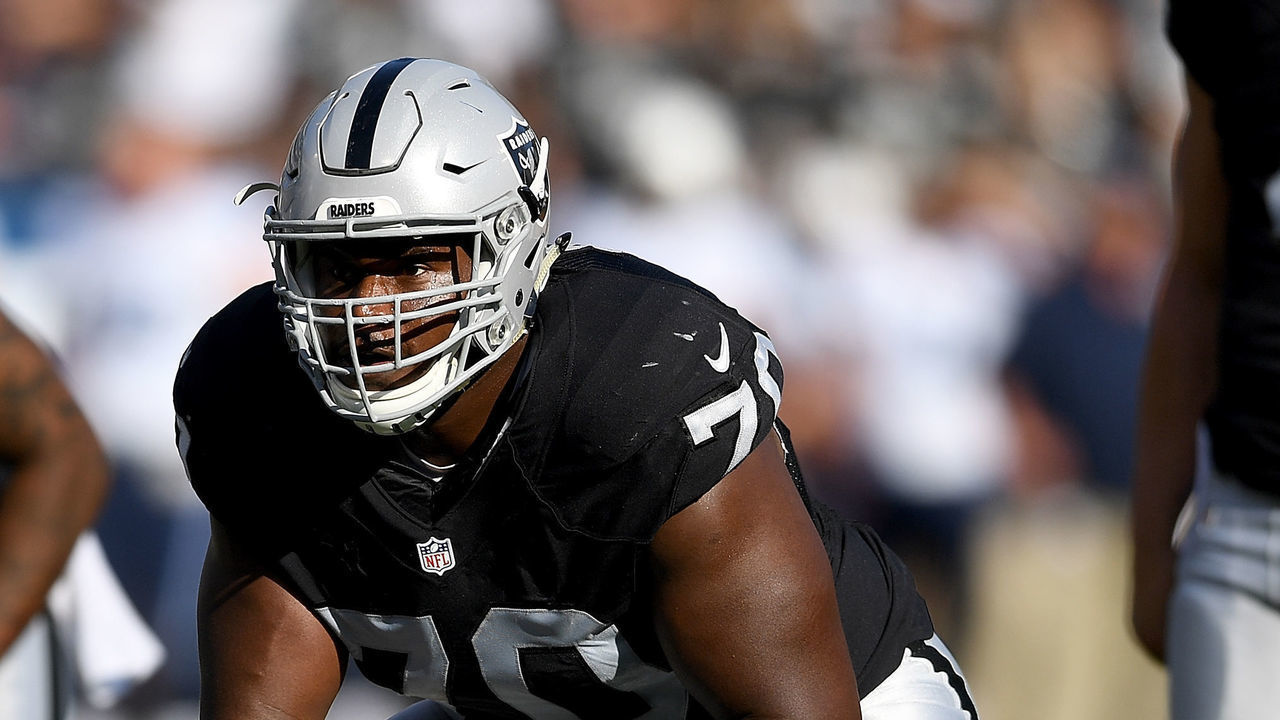 OAKLAND, CA - AUGUST 27: Offensive tackle Kelechi Osemele #70 of the Oakland Raiders in action against Tennessee Titans in the first half of their preseason football game at the Oakland Coliseum on August 27, 2016 in Oakland, California.