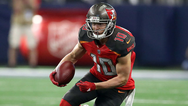ARLINGTON, TEXAS - DECEMBER 23: Adam Humphries #10 of the Tampa Bay Buccaneers carries the ball against the Dallas Cowboys in the first quarter at AT&T Stadium on December 23, 2018 in Arlington, Texas.