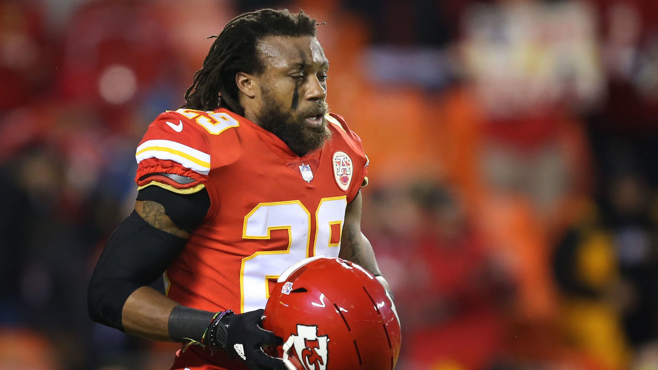 KANSAS CITY, MO - DECEMBER 13: Kansas City Chiefs defensive back Eric Berry (29) before an NFL game between the Los Angeles Chargers and Kansas City Chiefs on December 13, 2018 at Arrowhead Stadium in Kansas City, MO.