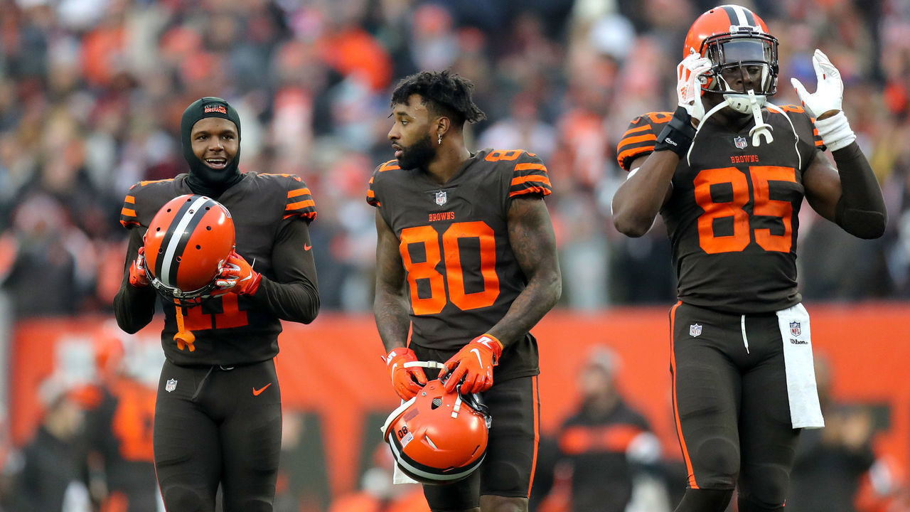 CLEVELAND, OH - DECEMBER 23: Cleveland Browns wide receiver Antonio Callaway (11), Cleveland Browns wide receiver Jarvis Landry (80), and Cleveland Browns tight end David Njoku (85) on the field during the fourth quarter of the National Football League game between the Cincinnati Bengals and Cleveland Browns on December 23, 2018, at FirstEnergy Stadium in Cleveland, OH.