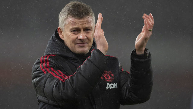 LONDON, ENGLAND - MARCH 10: Manchester United Manager Ole Gunnar Solskjaer applauds the travelling Utd fans after losing the Premier League match between Arsenal FC and Manchester United at Emirates Stadium on March 10, 2019 in London, United Kingdom.