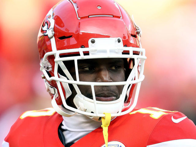 KANSAS CITY, MISSOURI - DECEMBER 30: Wide receiver Tyreek Hill #10 of the Kansas City Chiefs warms up prior to the game against the Oakland Raiders at Arrowhead Stadium on December 30, 2018 in Kansas City, Missouri.