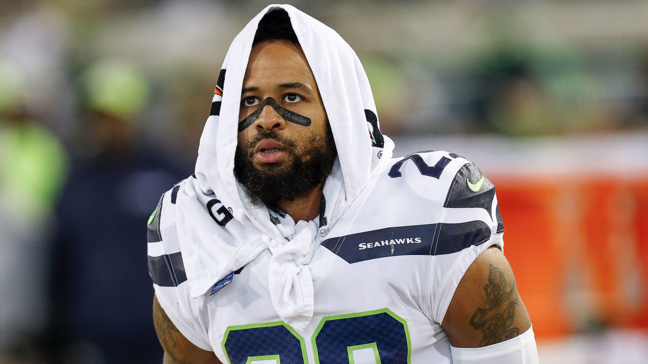 JACKSONVILLE, FL - DECEMBER 10: Safety Earl Thomas #29 of the Seattle Seahawks on the sideline with a Gatorade Towel wrapped around his head during the game against the Jacksonville Jaguars at EverBank Field on December 10, 2017 in Jacksonville, Florida. The Jaguars defeated the Seahawks 30 to 24.