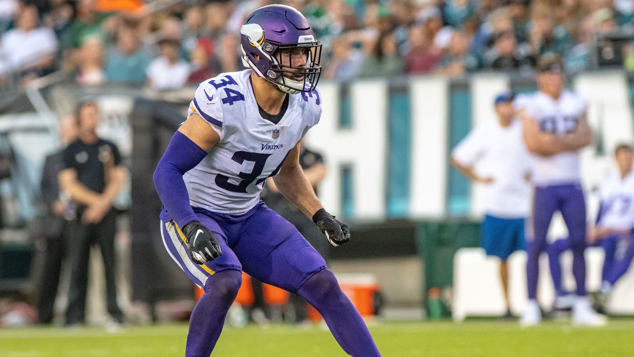 PHILADELPHIA, PA - OCTOBER 07: Minnesota Vikings strong safety Andrew Sendejo (34) during the National Football League game between the Minnesota Vikings and the Philadelphia Eagles on October 7, 2018 at Lincoln Financial Field in Philadelphia, PA.
