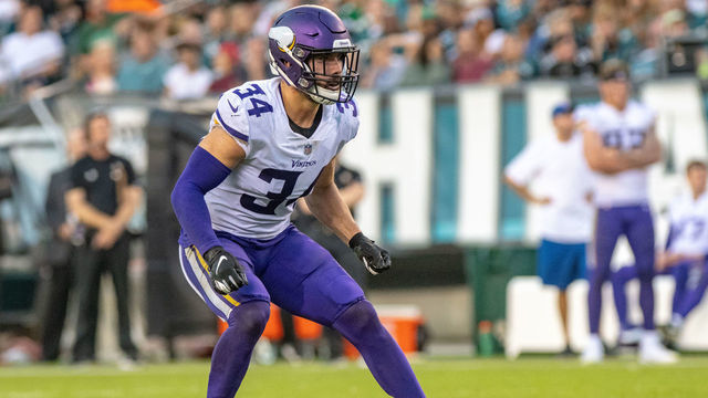PHILADELPHIA, PA - OCTOBER 07: Minnesota Vikings strong safety Andrew Sendejo (34) during the National Football League game between the Minnesota Vikings and the Philadelphia Eagles on October 7, 2018 at Lincoln Financial Field in Philadelphia, PA.