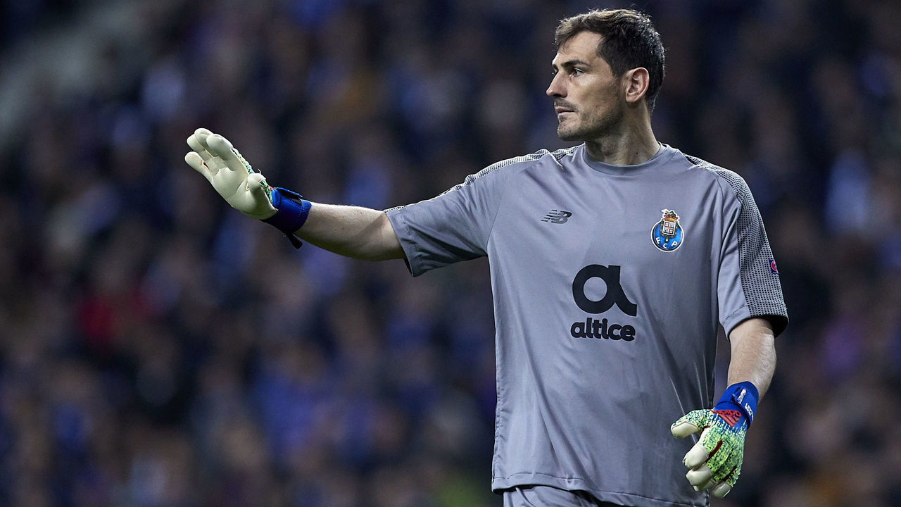 PORTO, PORTUGAL - MARCH 06: Iker Casillas of FC Porto reacts during the UEFA Champions League Round of 16 Second Leg match between FC Porto and AS Roma at Estadio do Dragao on March 06, 2019 in Porto, Portugal.