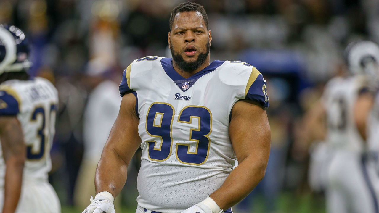 NEW ORLEANS, LA - JANUARY 20: Los Angeles Rams nose tackle Ndamukong Suh (93) waking tot the sidelines the NFC Championship Football game between the Los Angeles Rams and the New Orleans Saints on January 20, 2019 at the Mercedes-Benz Superdome in New Orleans, LA.