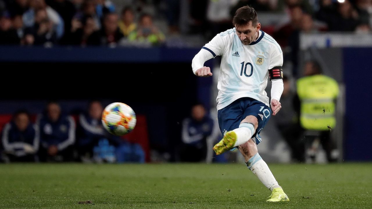 MADRID, SPAIN - MARCH 22: Lionel Messi of Argentina in action during the Friendly match between Argentina and Venezuela at Wanda Metropolitano stadium in Madrid, Spain on March 22, 2019.