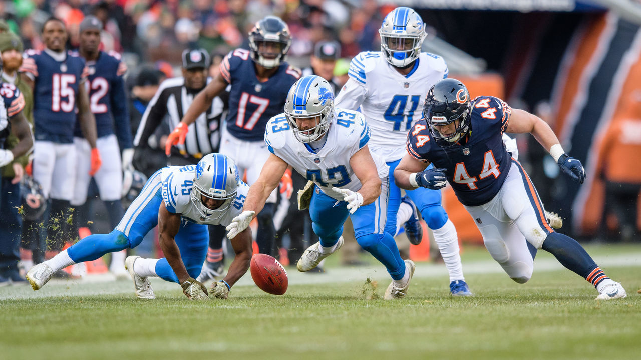 CHICAGO, IL - NOVEMBER 11: Detroit Lions fullback Nick Bellore (43) recovers and onside kick in the 4th quarter during an NFL football game between the Detroit Lions and the Chicago Bears on November 11, 2018, at Soldier Field in Chicago, IL.