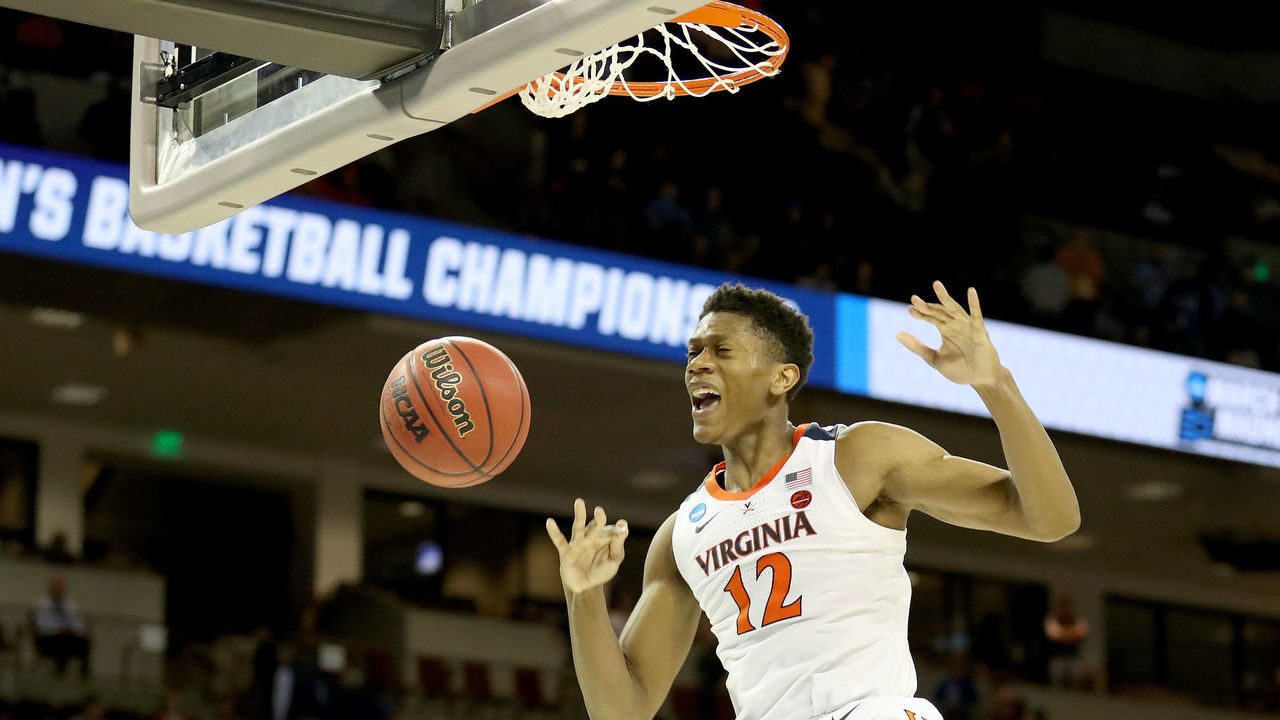 COLUMBIA, SOUTH CAROLINA - MARCH 24: De'Andre Hunter #12 of the Virginia Cavaliers dunks the ball against the Oklahoma Sooners during the second half in the second round game of the 2019 NCAA Men's Basketball Tournament at Colonial Life Arena on March 24, 2019 in Columbia, South Carolina.