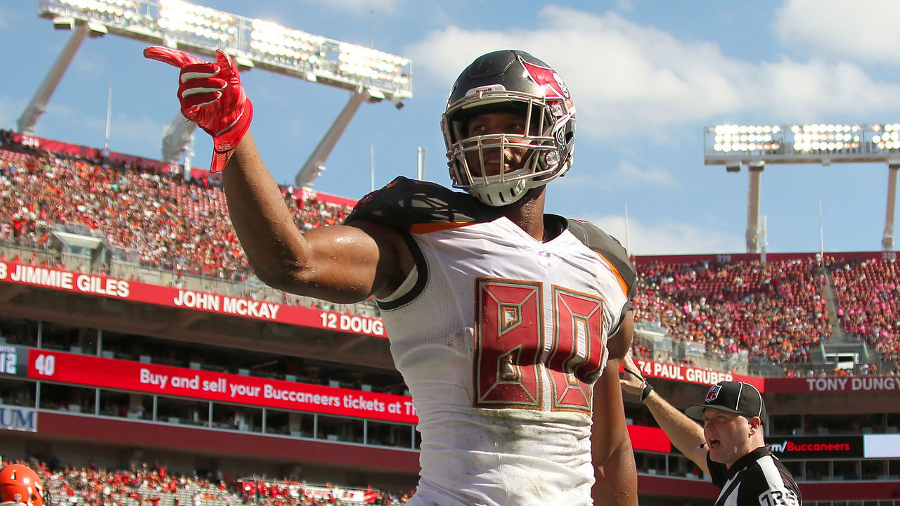 TAMPA, FL - OCT 21: O. J. Howard (80) of the Bucs signals first down during the regular season game between the Cleveland Browns and the Tampa Bay Buccaneers on October 21, 2018 at Raymond James Stadium in Tampa, Florida.