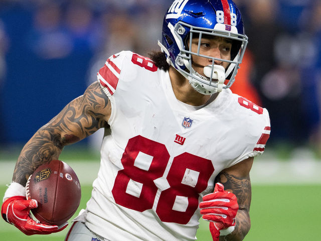 INDIANAPOLIS, IN - DECEMBER 23: New York Giants tight end Evan Engram (88) runs to the outside after making a catch during the NFL game between the New York Giants and Indianapolis Colts on December 23, 2018, at Lucas Oil Stadium in Indianapolis, IN.