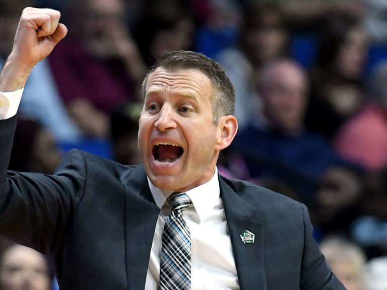 Alabama hires Buffalo's Nate Oats as head coach