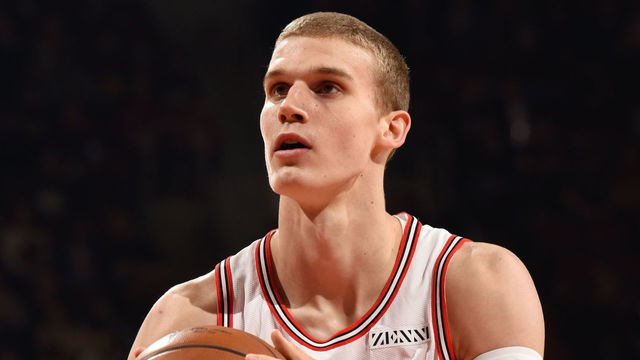 TORONTO, CANADA - MARCH 26: Lauri Markkanen #24 of the Chicago Bulls shoots a three point basket against the Toronto Raptors on March 26, 2019 at the Scotiabank Arena in Toronto, Ontario, Canada. Mandatory Copyright Notice: Copyright 2019 NBAE