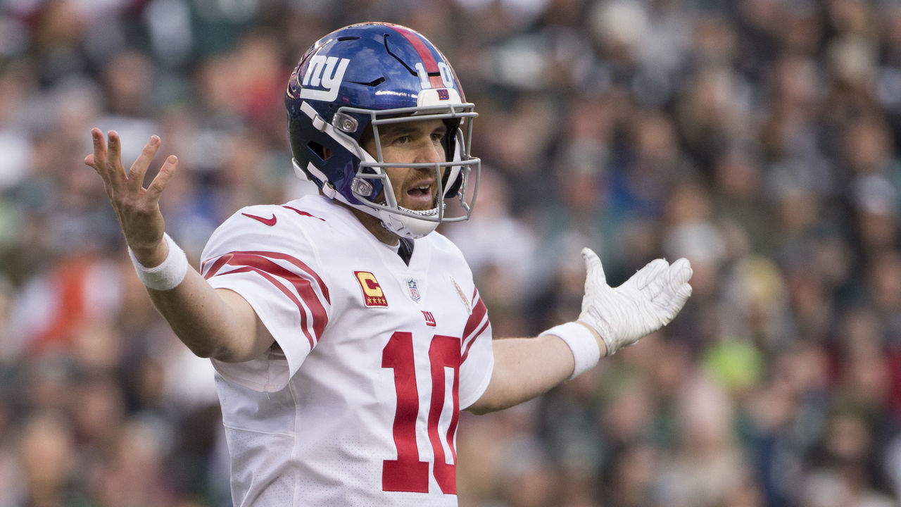 PHILADELPHIA, PA - NOVEMBER 25: Eli Manning #10 of the New York Giants reacts against the Philadelphia Eagles at Lincoln Financial Field on November 25, 2018 in Philadelphia, Pennsylvania.