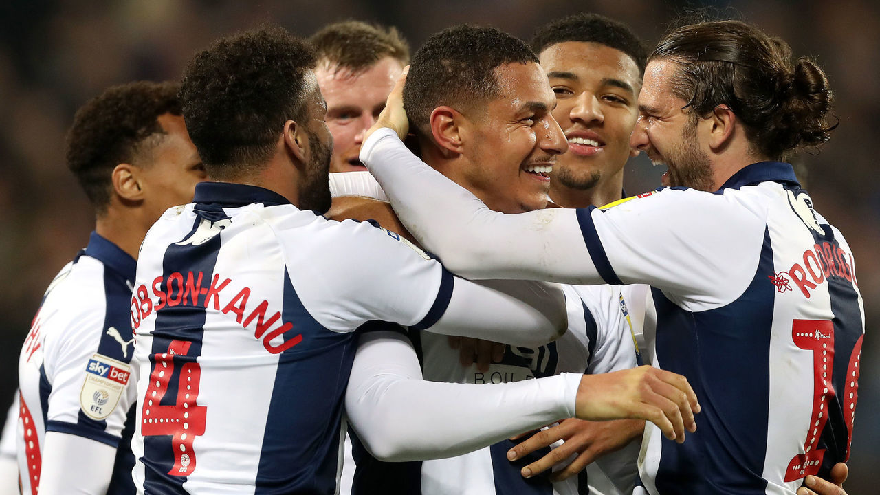 WEST BROMWICH, ENGLAND - MARCH 29: Jake Livermore of West Bromwich Albion celebrates after scoring a goal to make it 3-2 with team mates during the Sky Bet Championship match between West Bromwich Albion and Birmingham City at The Hawthorns on March 29, 2019 in West Bromwich, England.