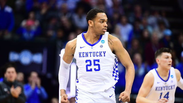 KANSAS CITY, MO - MARCH 29: PJ Washington #25 of the Kentucky Wildcats leads his teammates in the third round against the Houston Cougars during the 2019 NCAA Men's Basketball Tournament held at Sprint Center on March 29, 2019 in Kansas City, Missouri.