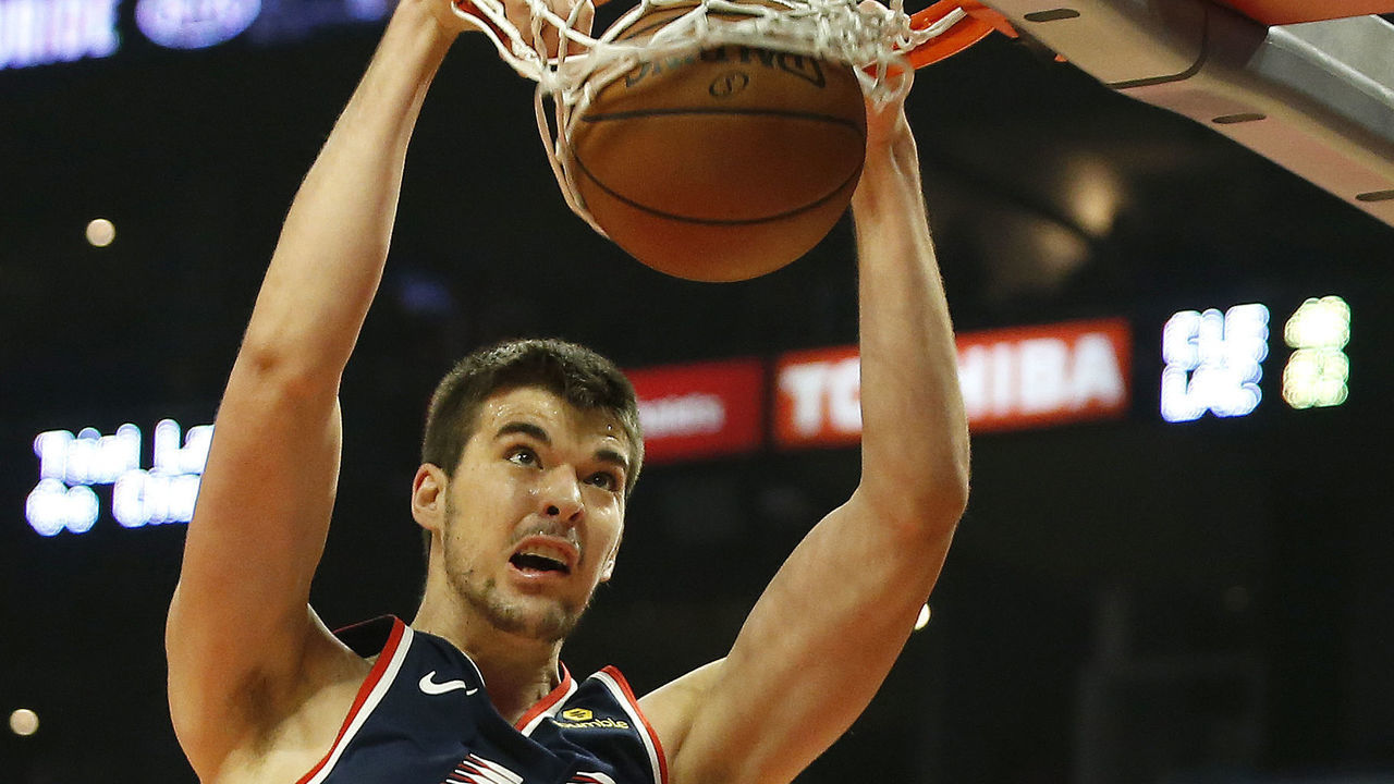 LOS ANGELES, CA - MARCH 30: Los Angeles Clippers center Ivica Zubac (40) dunks the ball during the game against the Cleveland Cavaliers on March 30, 2019, at Staples Center in Los Angeles, CA.