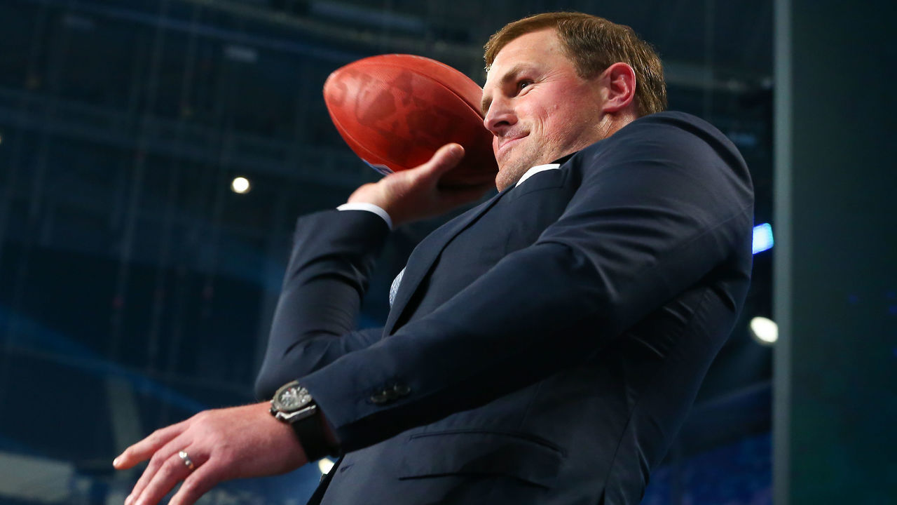 ARLINGTON, TX - APRIL 26: Dallas Cowboy Jason Witten throws a football into the crowd prior to the first round of the 2018 NFL Draft at AT&T Statium on April 26, 2018 at AT&T Stadium in Arlington Texas.