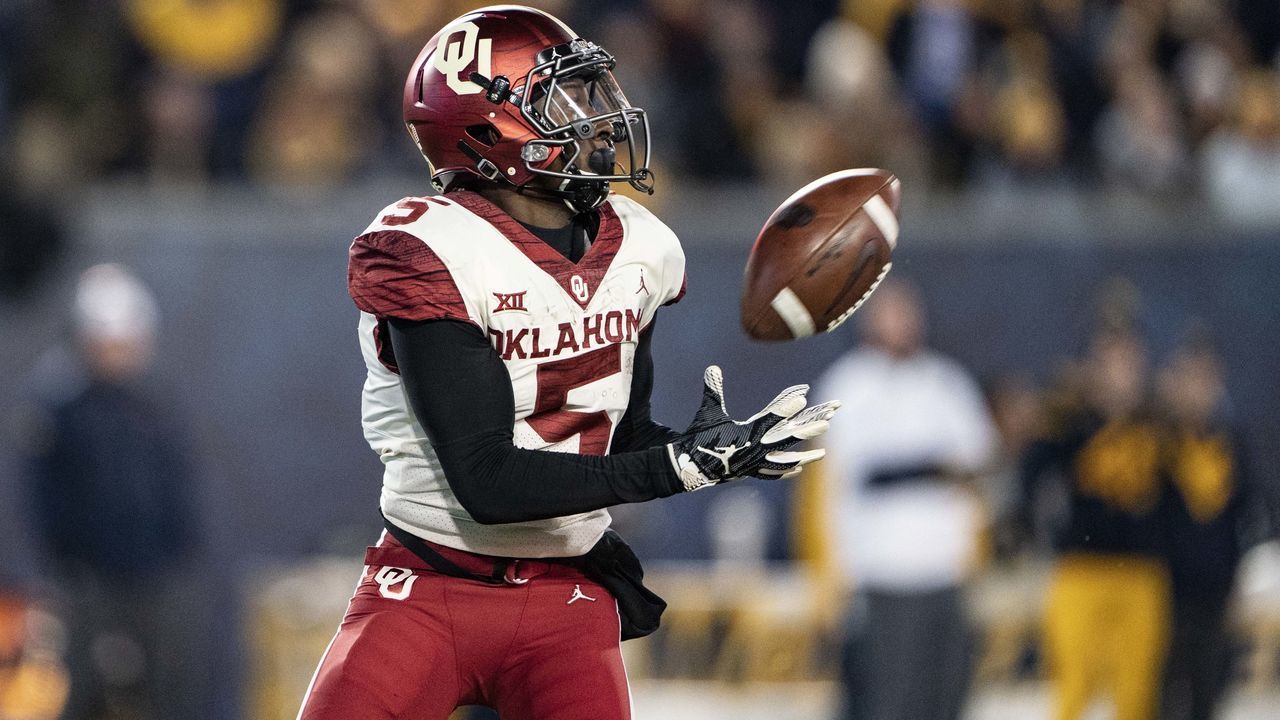 MORGANTOWN, WV - NOVEMBER 23: Oklahoma Sooners Wide Receiver Marquise Brown (5) catches a deep pass during the first half of the Oklahoma Sooners versus the West Virginia Mountaineers game on November 23, 2018, at the Mountaineer Field at Milan Puskar Stadium in Morgantown, WV.