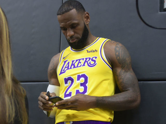 LeBron eager to help Lakers recruit FAs: 'It's a critical summer for myself' | theScore.com