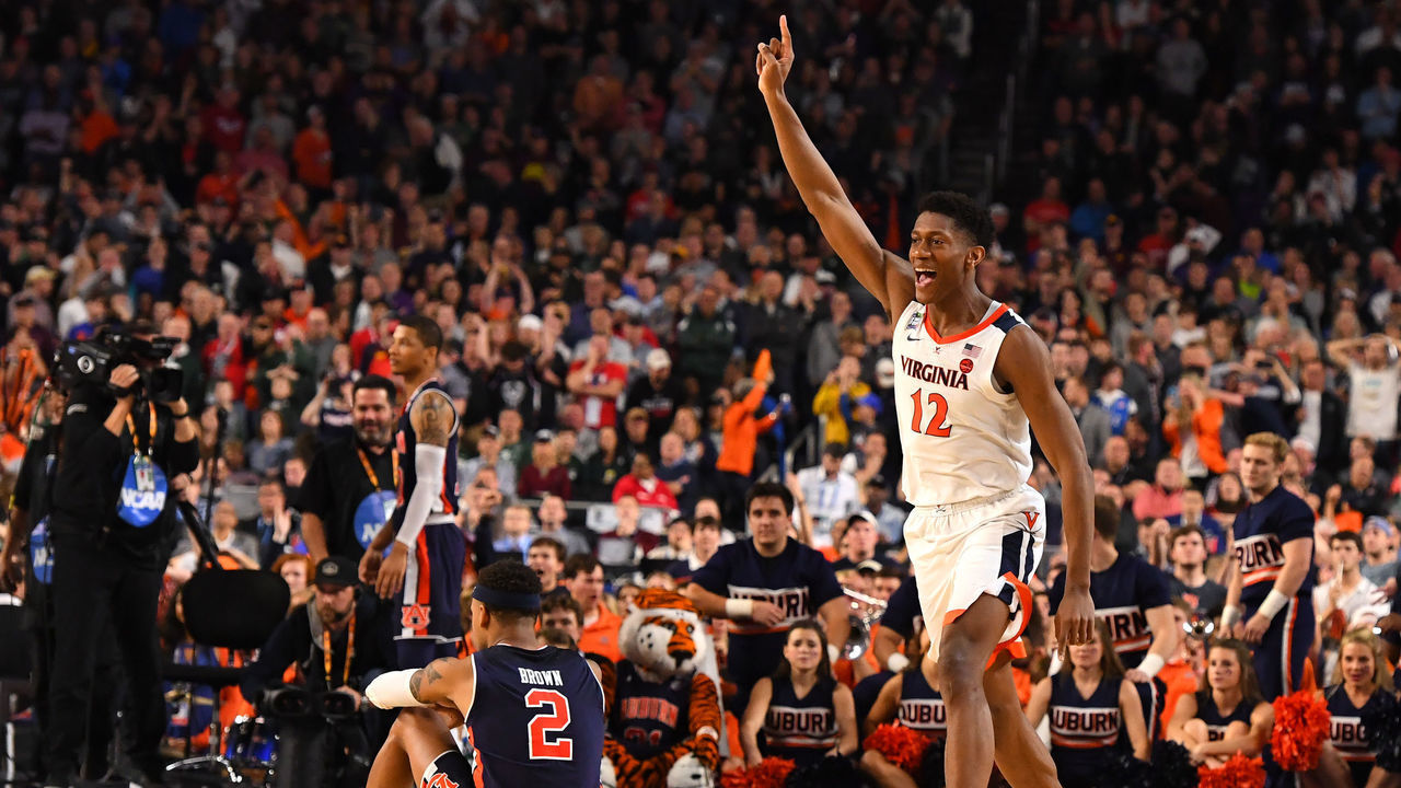 MINNEAPOLIS, MINNESOTA - APRIL 06: De'Andre Hunter #12 of the Virginia Cavaliers reacts to winning the semifinal game in the NCAA Men's Final Four at U.S. Bank Stadium on April 06, 2019 in Minneapolis, Minnesota.