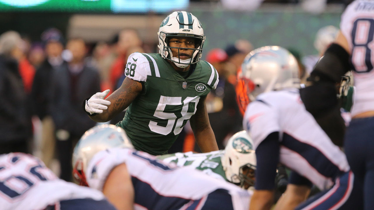 EAST RUTHERFORD, NEW JERSEY - NOVEMBER 25: Linebacker Darron Lee #58 of the New York Jets in action against The New England Patriots during their game at MetLife Stadium on November 25, 2018 in East Rutherford, New Jersey.