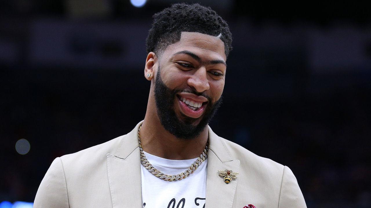NEW ORLEANS, LOUISIANA - APRIL 09: Anthony Davis #23 of the New Orleans Pelicans reacts before a game against the Golden State Warriors at the Smoothie King Center on April 09, 2019 in New Orleans, Louisiana.